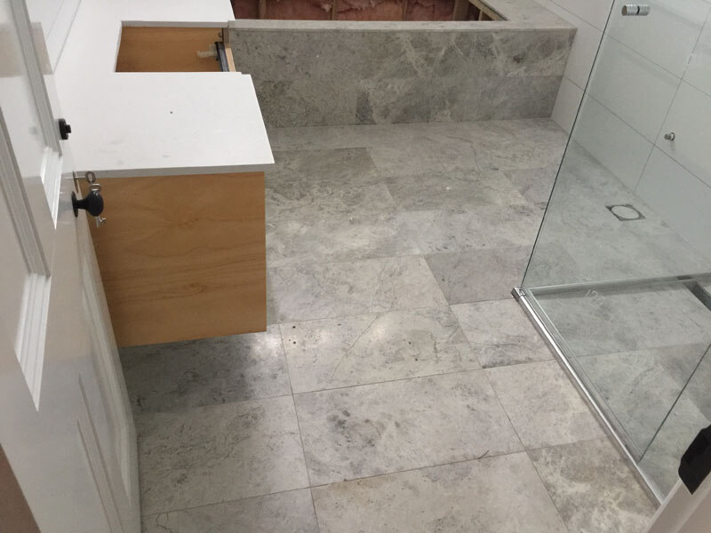 Custom-designed bathroom tiling by a professional Leonay tiler, serving the Penrith locality.